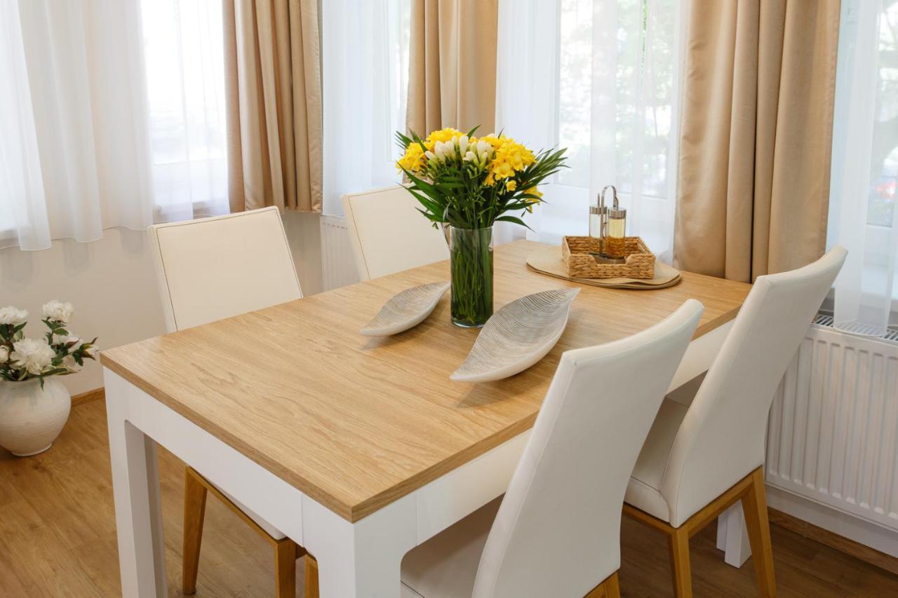Apartments Villa Whitehouse ออสตราวา ภายนอก รูปภาพ