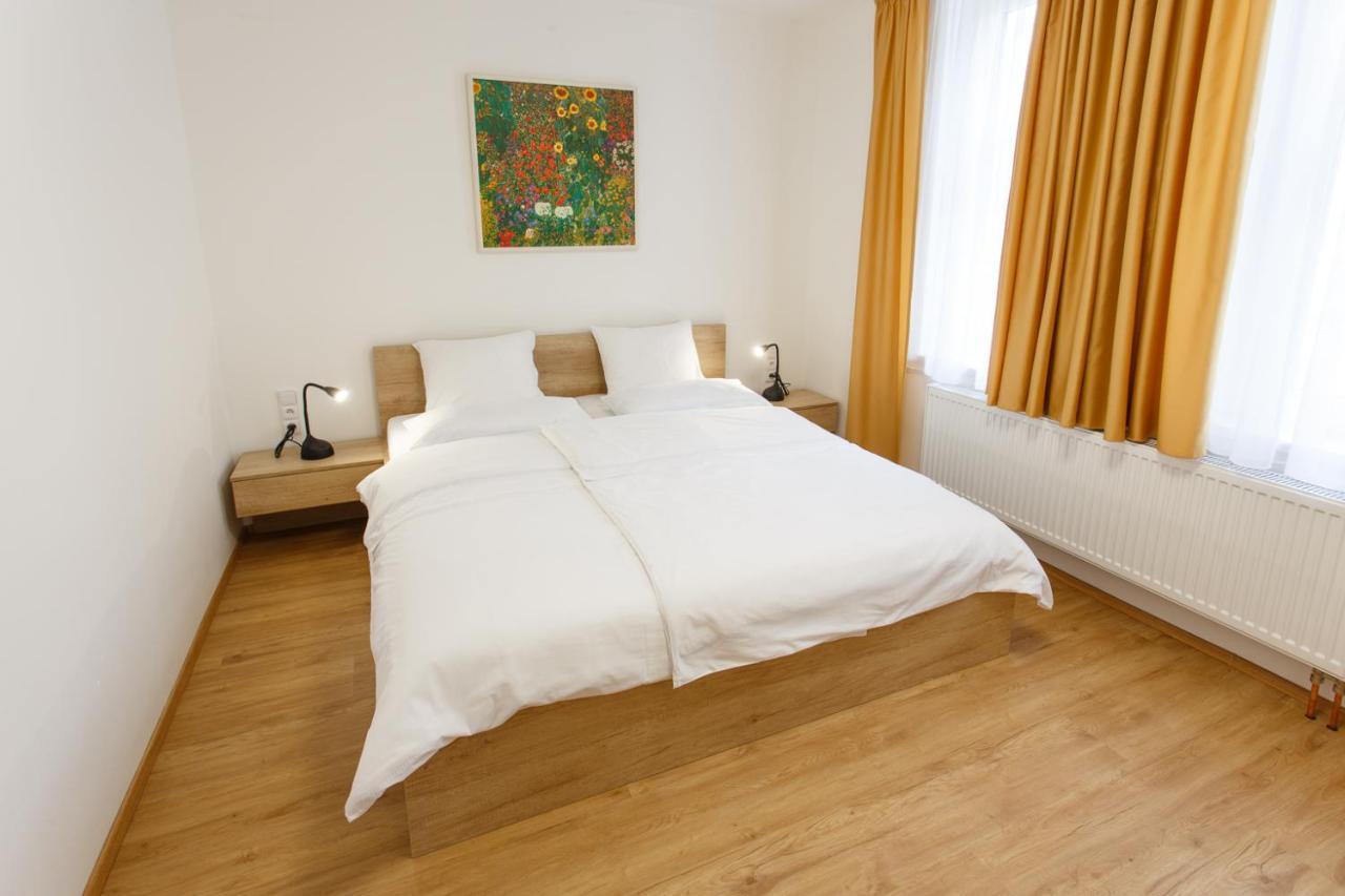 Apartments Villa Whitehouse ออสตราวา ภายนอก รูปภาพ