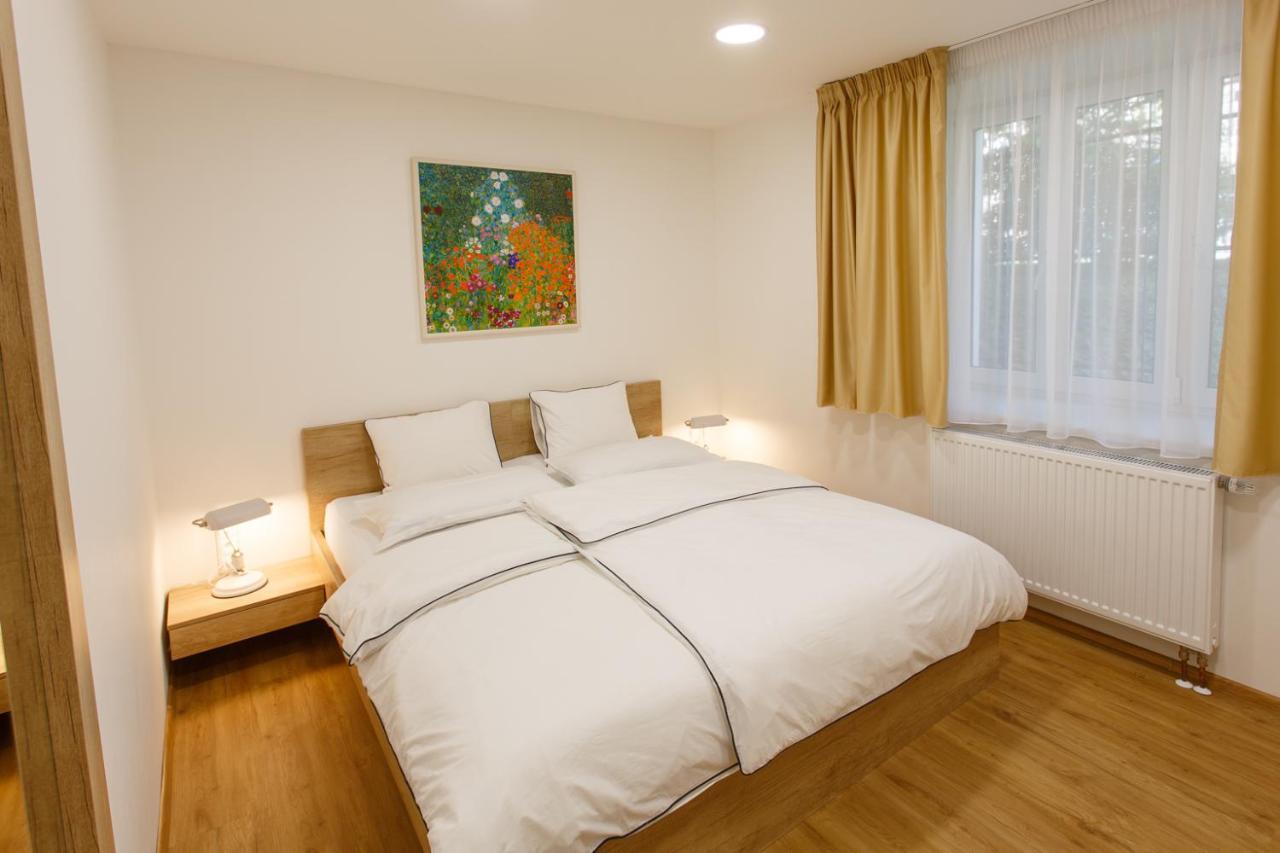 Apartments Villa Whitehouse ออสตราวา ภายนอก รูปภาพ