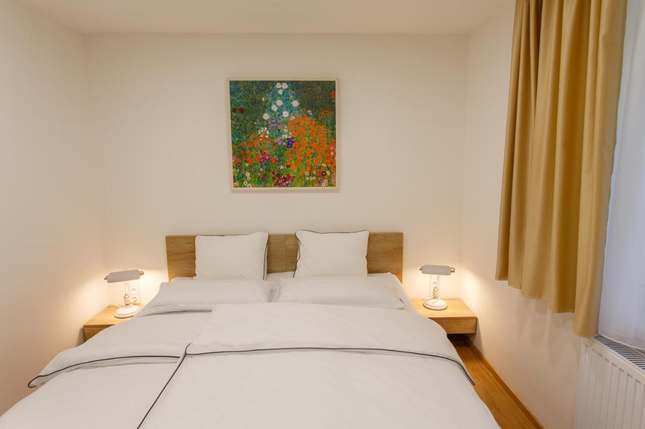 Apartments Villa Whitehouse ออสตราวา ภายนอก รูปภาพ