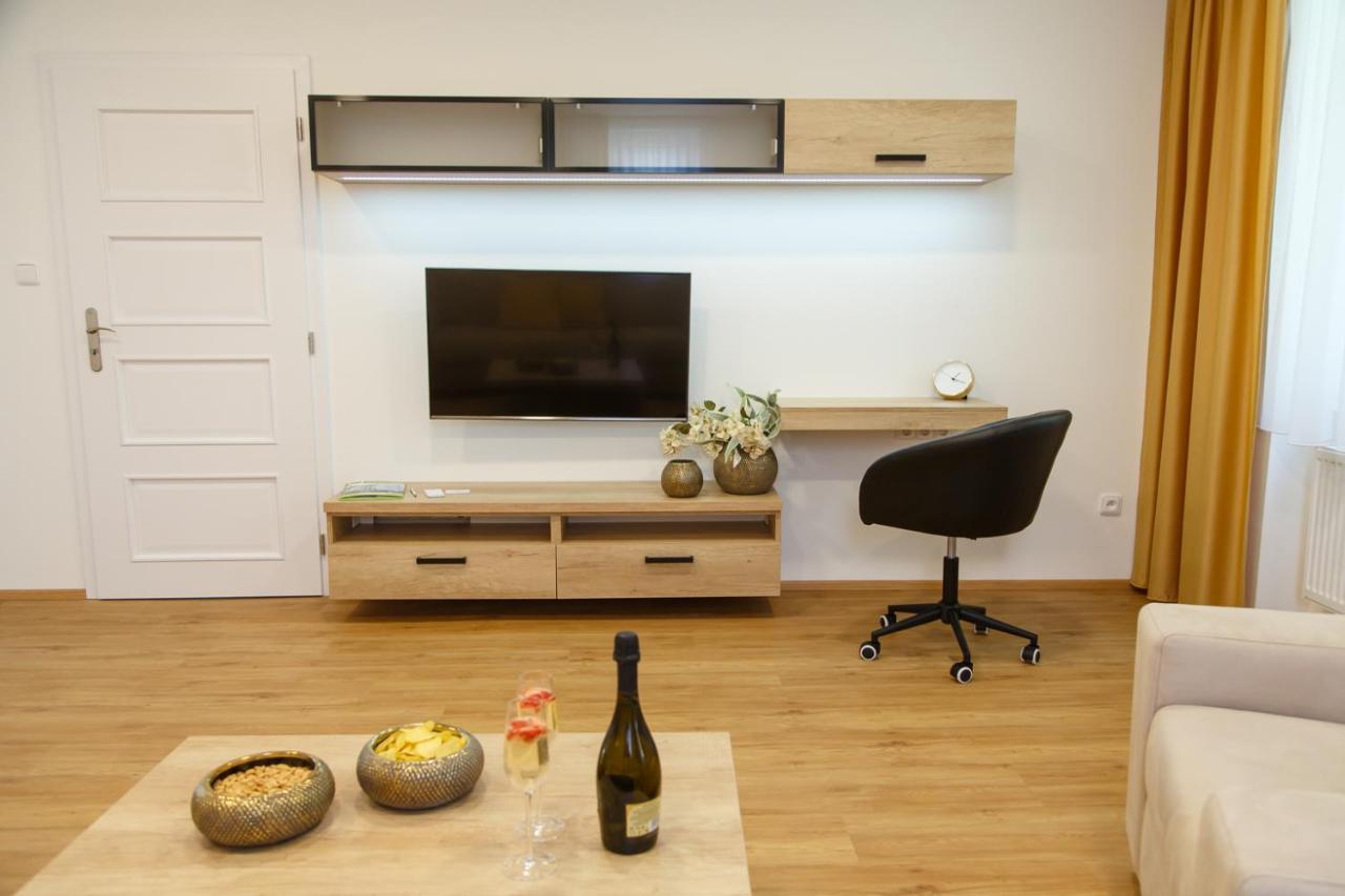 Apartments Villa Whitehouse ออสตราวา ภายนอก รูปภาพ