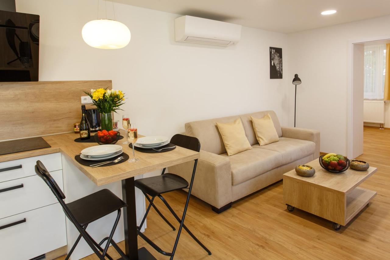Apartments Villa Whitehouse ออสตราวา ภายนอก รูปภาพ