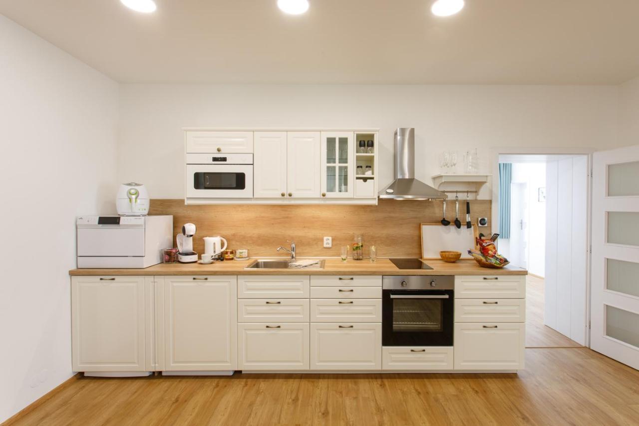 Apartments Villa Whitehouse ออสตราวา ภายนอก รูปภาพ